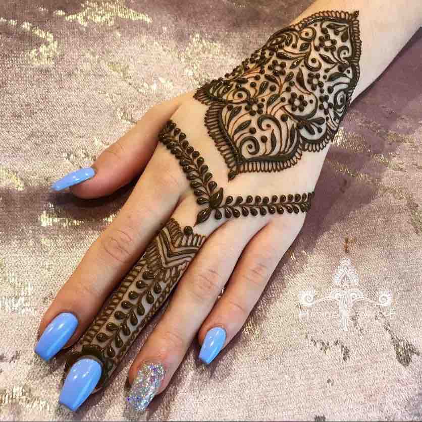 Royal Simple Henna Mehnadi